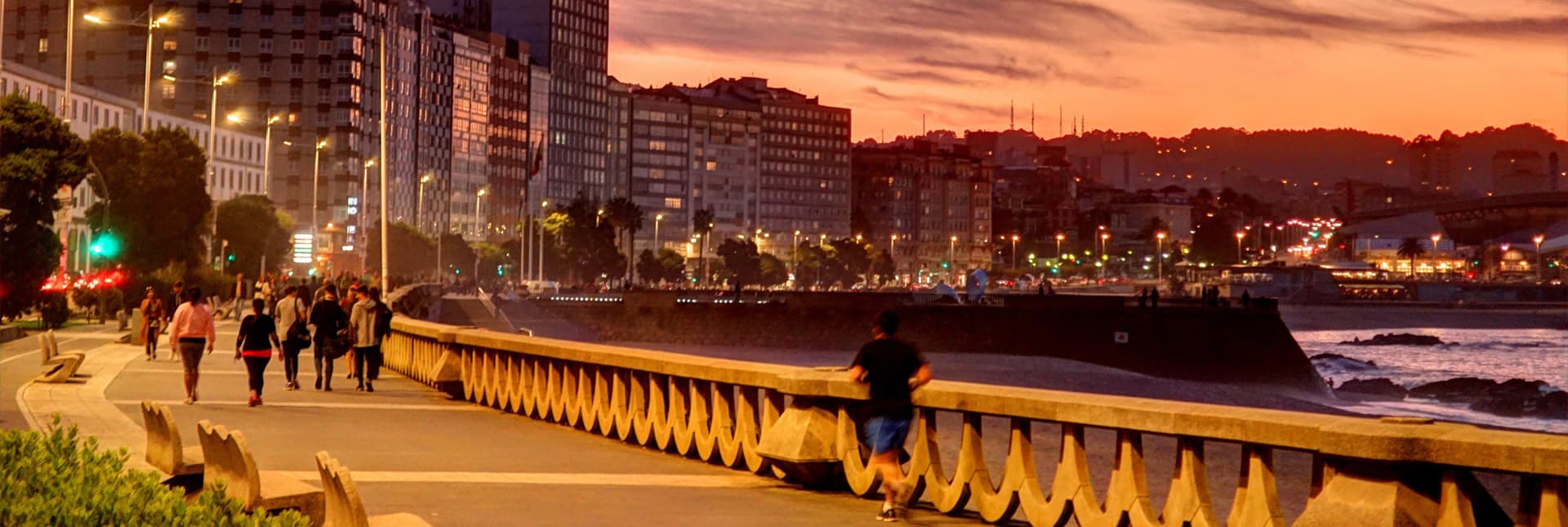 ¿Necesitas ir de Santiago a A Coruña? ¡Llámanos!