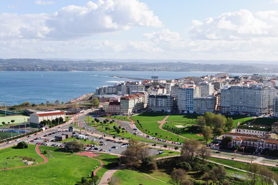 Te llevamos de Santiago a A Coruña en taxi